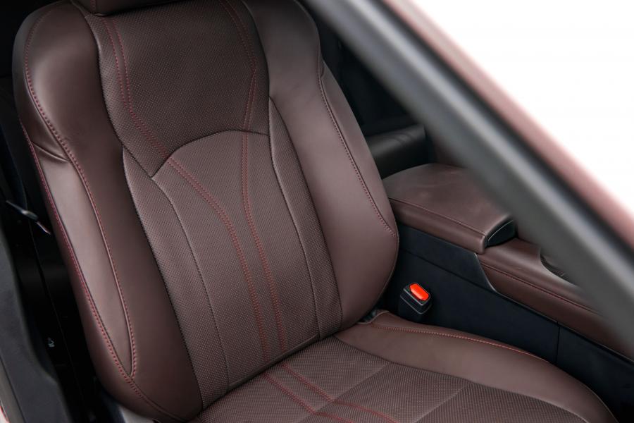 Интерьер Lexus RX450hL 2019 года  (NA) (фото 14 из 40)